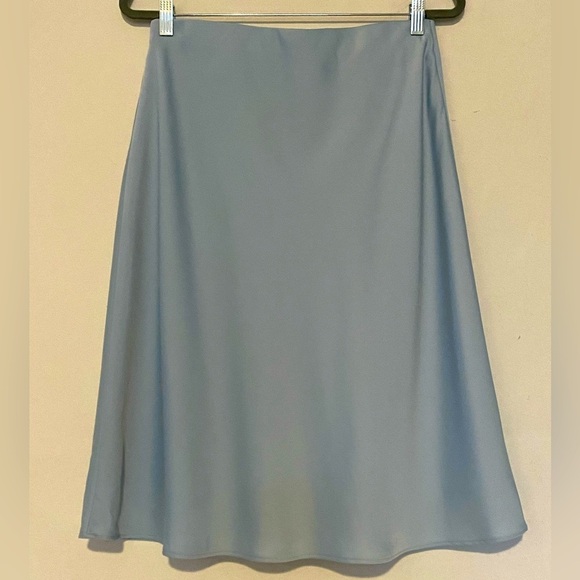 ๐2/$20 White House Black Market Sz S Blue Satin Midi Skirt - Picture 3 of 8